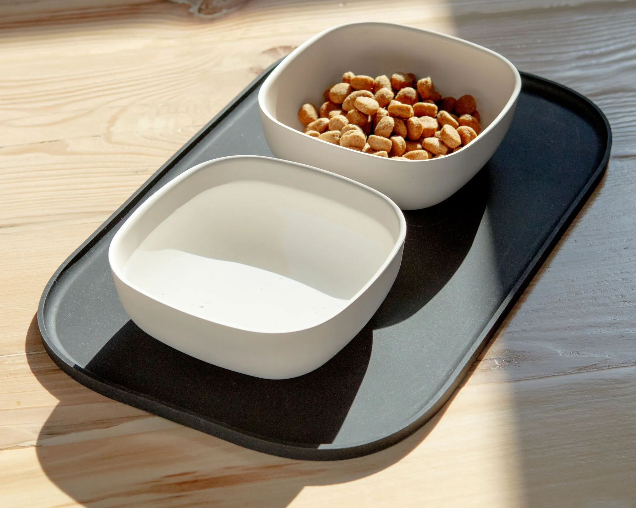 Biobu Gusto Dog Bowl in White (FINAL SALE)