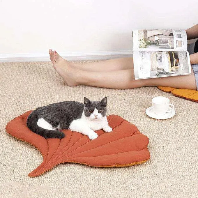 Leaf Shaped Pet Cushion Mat